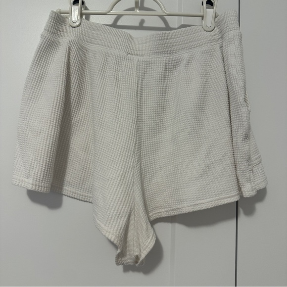 Aerie Offline White Waffle Shorts Size Medium Women’s - Picture 4 of 6